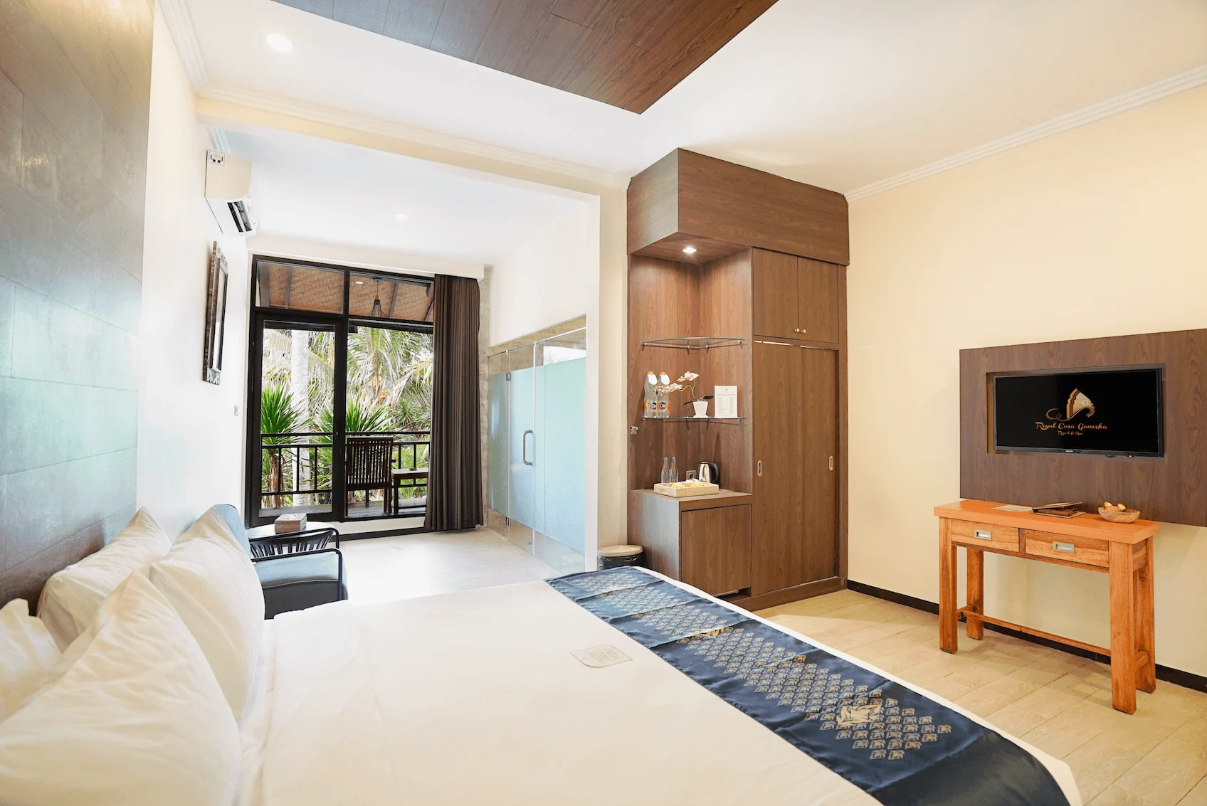 Grand Deluxe1